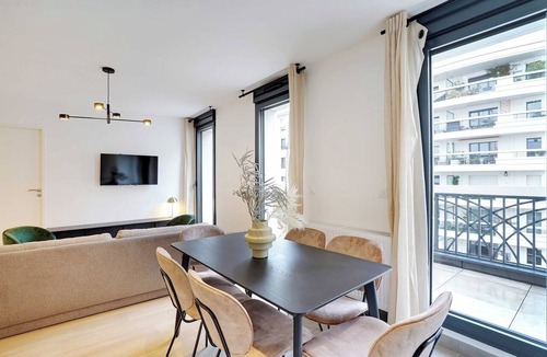 Levallois-Perret Apartment | Duplex with terrace in Levallois