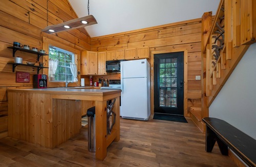 Hendersonville Cabin | DuPont Forest Cabin-Close to Trails and Waterfalls!