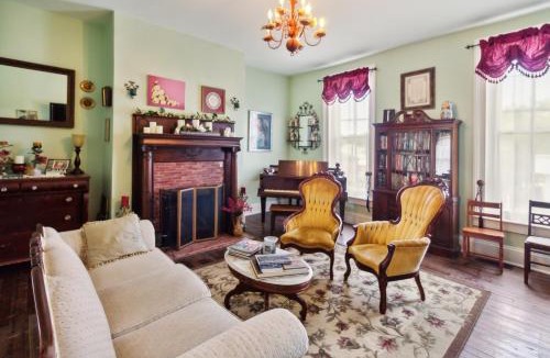 Glasgow Hotel | DuPriest Room at Main Street Bed & Breakfast