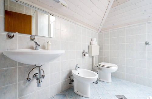Log pod Mangartom House | Dusk private room with shared bathroom
