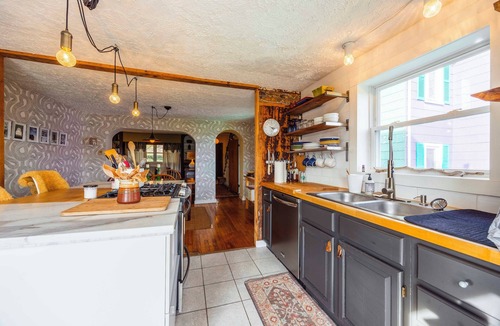 Canaan Valley House | DV-627 Walk to Breweries! Pets OK!