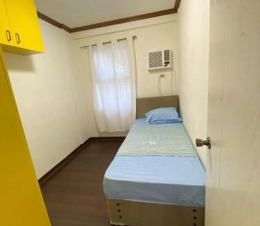 Las Pinas Apartment | Dym cozy condo pad