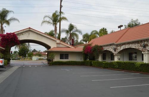 Redlands Hotel | Dynasty Suites Redlands