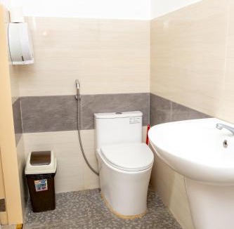 Dumaguete Apartment | E and C Tourist Inn Regular Room A