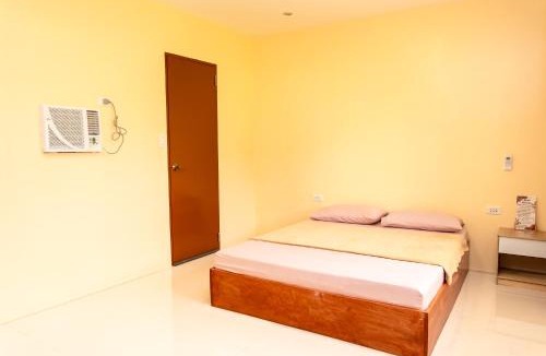 Dumaguete Hotel | E and C Tourist Inn Regular Room B