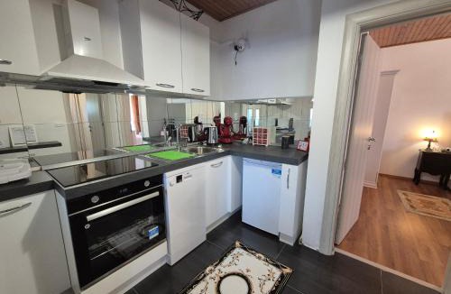 Igalo Apartment | E&E Summer Breeze Apartment