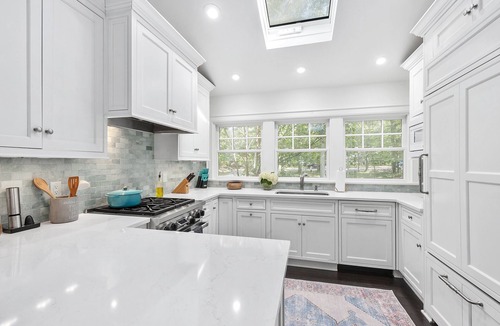 Springs House | E. Hampton Beach House- Walk to Waterfront, Min. to Beaches-New Heated Pool Open
