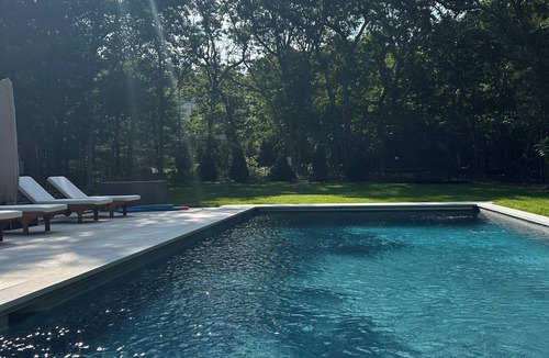 Springs House | E. Hampton Beach House- Walk to Waterfront, Min. to Beaches-New Heated Pool Open