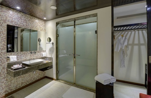 Royapettah Hotel | E Hotel