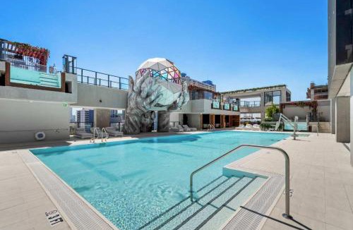 Downtown Miami House | E11EVEN 2BR Luxury Stay with Pool & Resort Amenities
