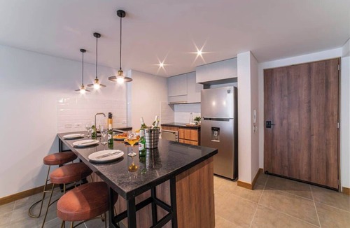 Granada Apartment | E203 - Cool 2-bed with Fast WiFi, hot water, A/C