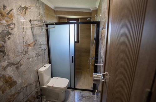 Burhaniye Hotel | E87 Highway Otel