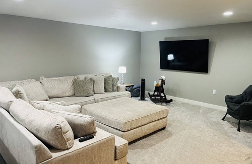 Winneconne House | EAA: Beautiful 4 bedroom home, quiet neighborhood, Lake access end of the roadn