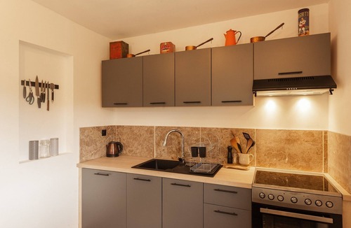 Floressas House | Each at Their Own Pace, Together – 2 Self-Contained Cottages in a One-Hectare Park (5/8 ppl)