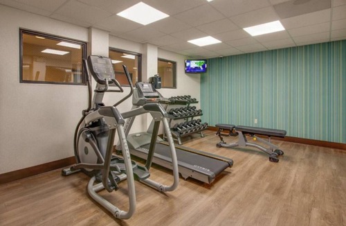 South San Francisco House | Each night's stay include a complimentary hot morning breakfast buffet!
