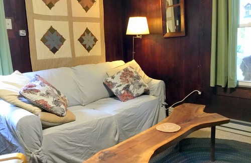 Blue Grass Cottage | Eagle Annie's Cottage in Relaxing Highland County’s
