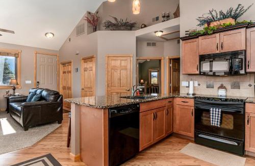 Estes Park Apartment | Eagle Cliff Mountain 29A Condo
