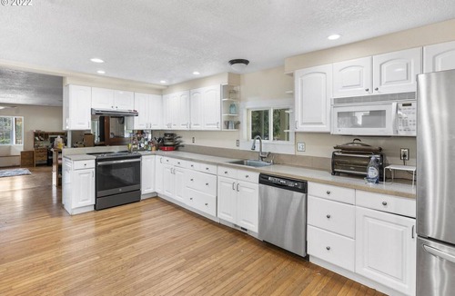 Carver Bed & Breakfast | Eagle Creek Gardens