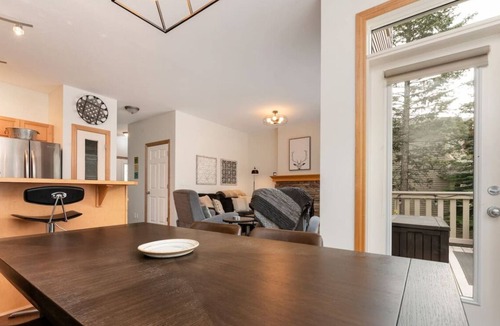 Radium Hot Springs Apartment | Eagle Crest | Steam Shower | Fireplace | Springs