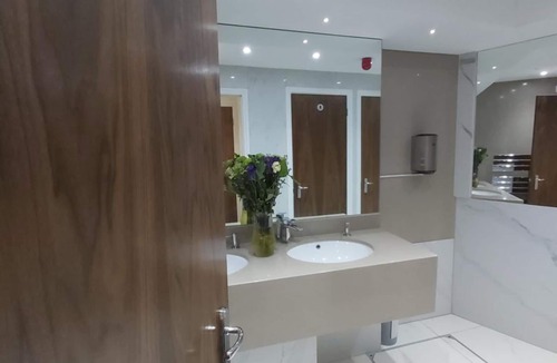 Luton Hotel | Eagle Hotel