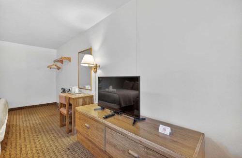 Manitou Springs House | Eagle Motel - Suite 116