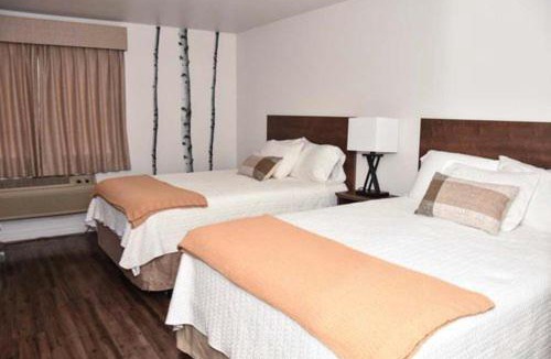 Ashton Hotel | Eagle Peak Lodge & Cabins