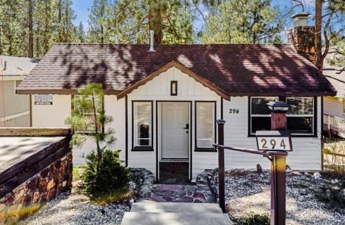 Big Bear Lake House | Eagle Point Cottage W Hot tub