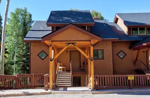 Beaver House | Eagle Point Ski Resort 10 Wooded Ridge Condos