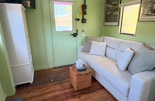 Freedom Bed & Breakfast | Eagle Ranch Railway Retreat