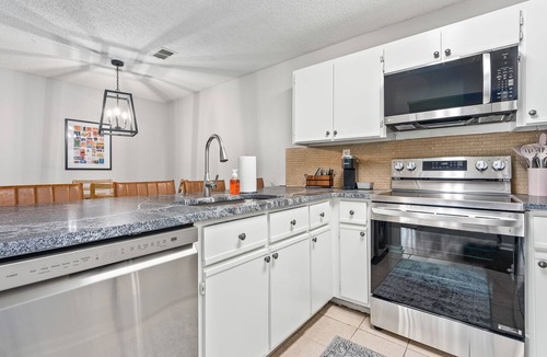 Pickwood Condo | Eagle's Escape ~ Cozy 2-Bedroom Condo in Welcoming Auburn