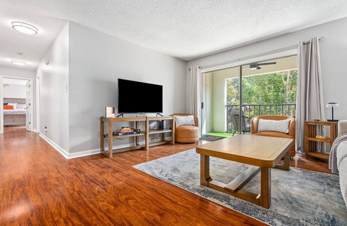 Pickwood Condo | Eagle's Escape ~ Cozy 2-Bedroom Condo in Welcoming Auburn