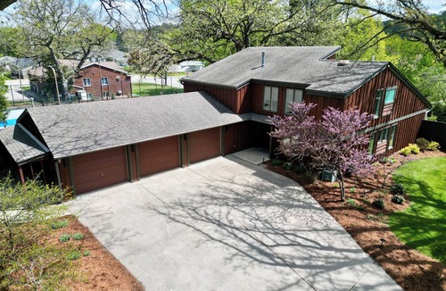 Decorah House | Eagle's Landing: A Spacious 4 Bedroom house near downtown Decorah, IA
