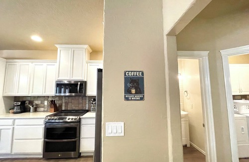 Eagle House | Eagle's Landing: Spacious 5BR Home w/Office, Dog Door & Nearby Family Park!