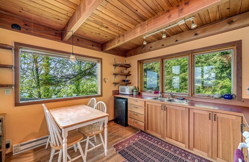 Neahkahnie Beach Cottage | EAGLE'S NEST: Ocean View - Connect with the Soul of the Oregon Coast