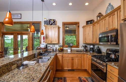 McHenry House | Eagle's Rest | Close to Ski Slopes, Rafting + Golf