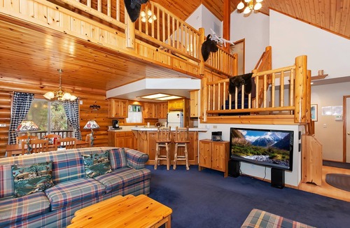 Fox Farm Cabin | Eagle Tree Cabin by Destination Big Bear: Fox Farm Neighborhood! Spacious! Minutes from the Village and Ski Resorts!