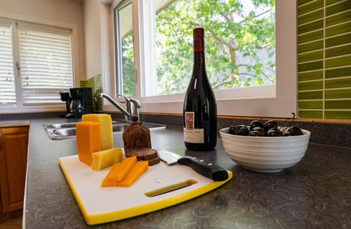 Nelson Condo | Eagle View, Paradise! 2 Beds, Hot Tub, Beach