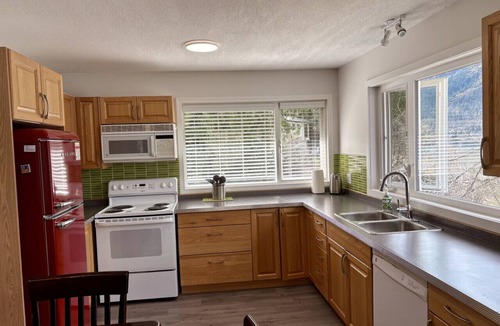 Nelson Condo | Eagle View, Paradise! 2 Beds, Hot Tub, Beach