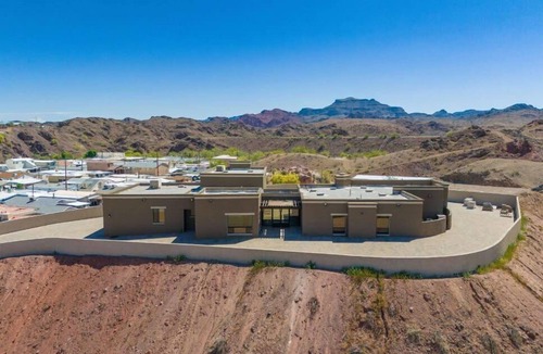 Parker Strip House | Eagles Lair Summary: