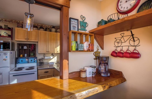 Rangeley House | 🐾Eagles Ledge | Cozy chalet w/incredible views, access to Rangeley Lake & 15 mins to Saddleback!
