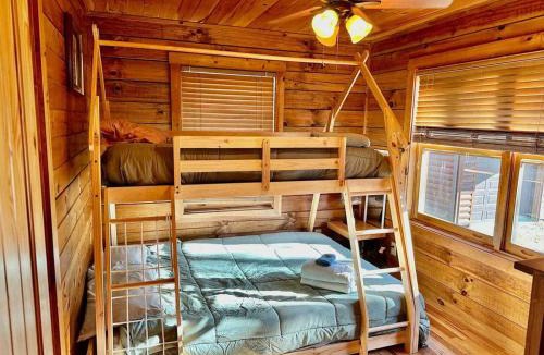 Banner Elk House | Eagles Nest 2 BR Cabin - Close to Beech Mtn