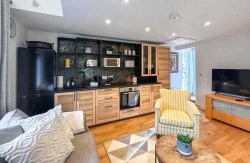 Guildford House | Eagles Nest