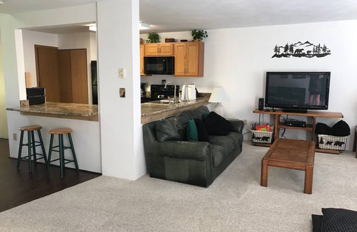 Jefferson Township House | Eagles Ridge Terrace- MountainTop, 3 Br, Beautiful TH- Golf/Ski-WIFI,Cable