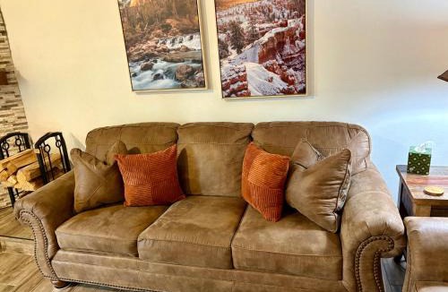 Brian Head House | Eagles Roost Haven - Cozy Ski View Condo