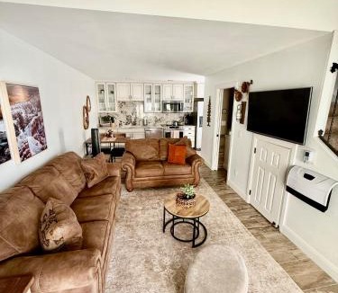 Brian Head House | Eagles Roost Haven - Cozy Ski View Condo