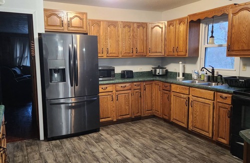 Green Valley House | Eagles Roost, Spacious House for large groups,Sleeps 12 comfortably