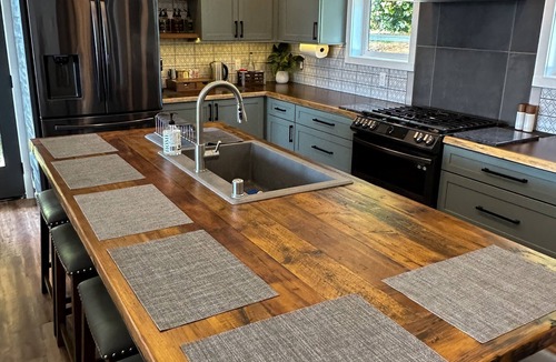 Cathlamet House | Eagles View Waterfront Luxury Retreat W/Outdoor Tub. On Columbia River Cathlamet