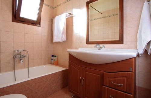 Asites House | Earino