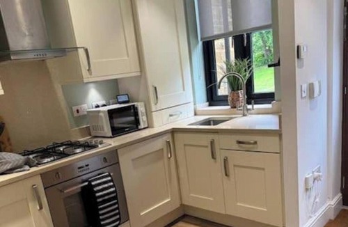 Earls Barton House | Earls Barton House Sleeps 4 with Patio and Garden