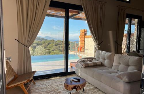 Vafios Villa | Early Birds